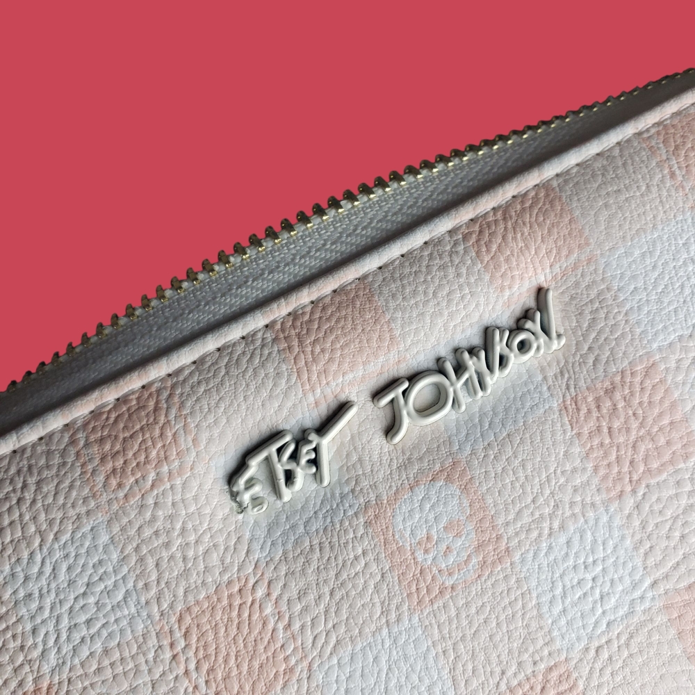 Women's Wallet - Picture 3 of 3